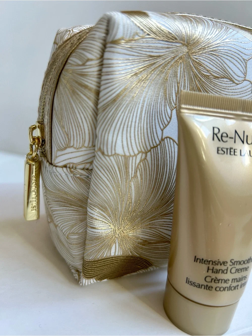 Estee Lauder Re-Nutriv Intensive Smoothing Hand Creme and Pouch